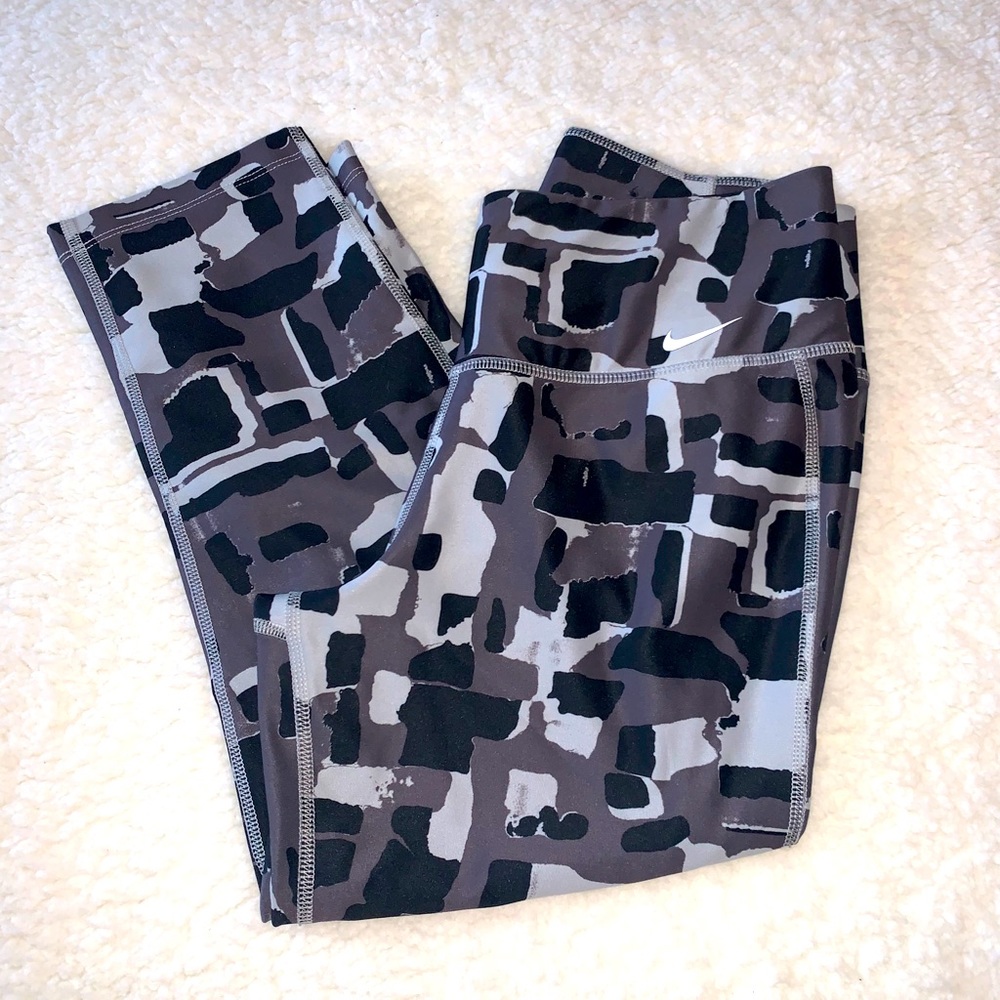 NIKE Dri-Fit Capri/Small